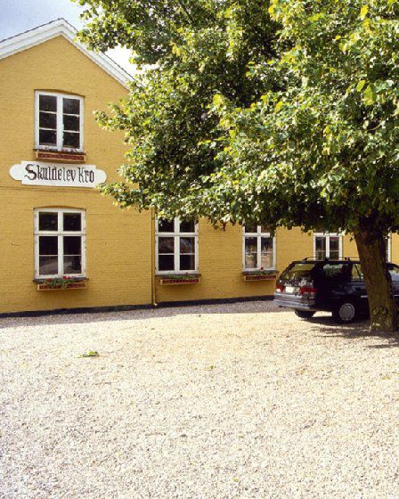 Skuldelev Kro Skibby Buitenkant foto
